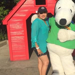 Meet your Posher, Yanet